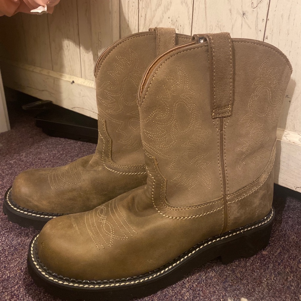 ARIAT COW GIRL BOOTS